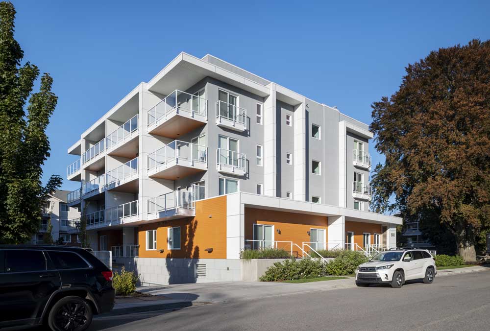 Cooper Beach | Front View for Desktop